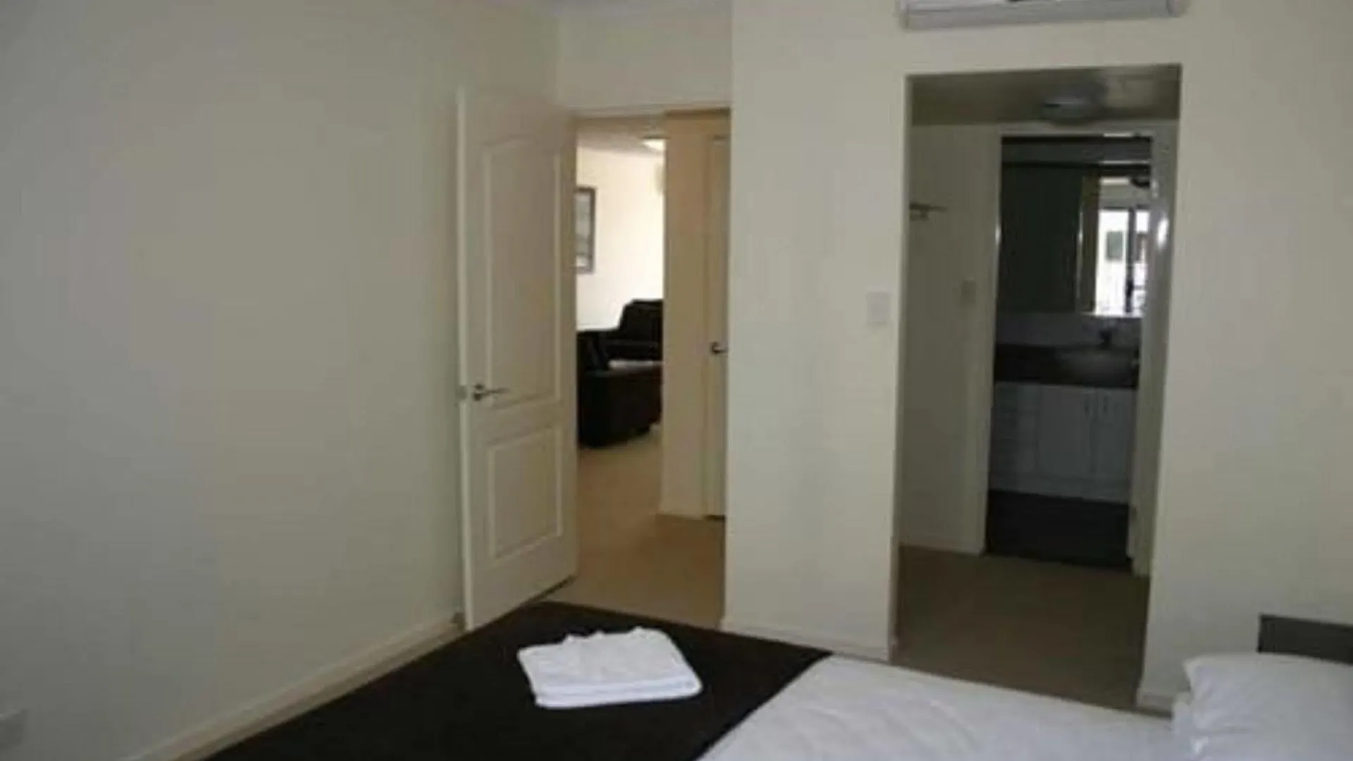 גולד קוסט Splendido Resort Apartments מלון דירות